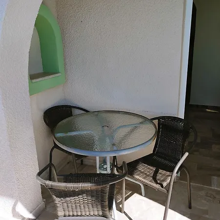 Achlia Hotel Apartahotel 2*