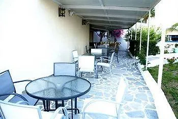 Achlia Hotel 2*
