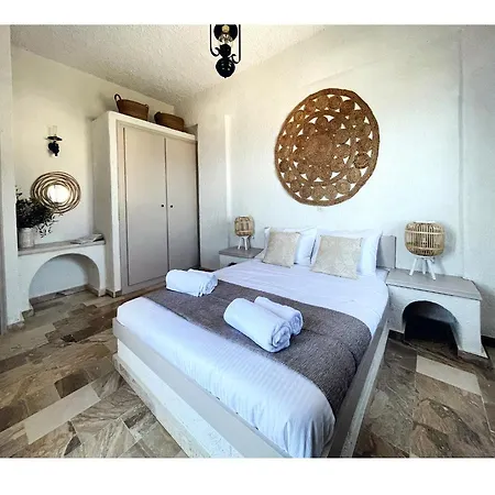 شقة فندقية Achlia Hotel 2*